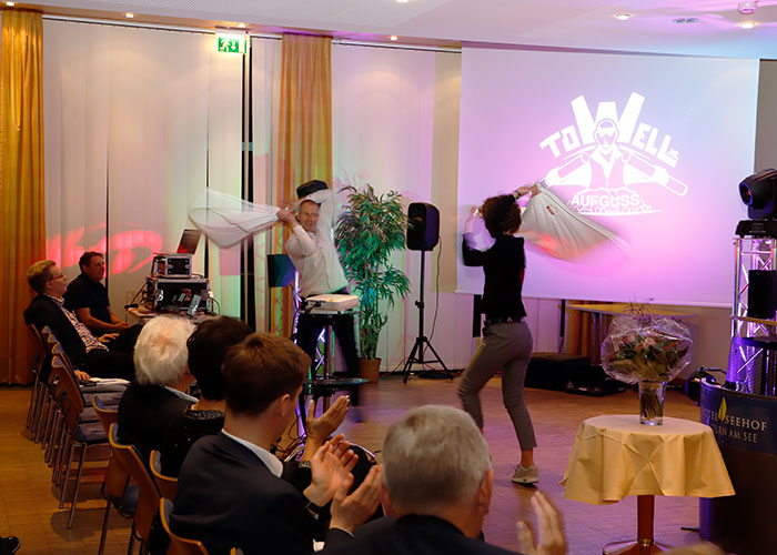 Aufguss-Weltmeister Rob Keijzer und seine Show-Partnerin